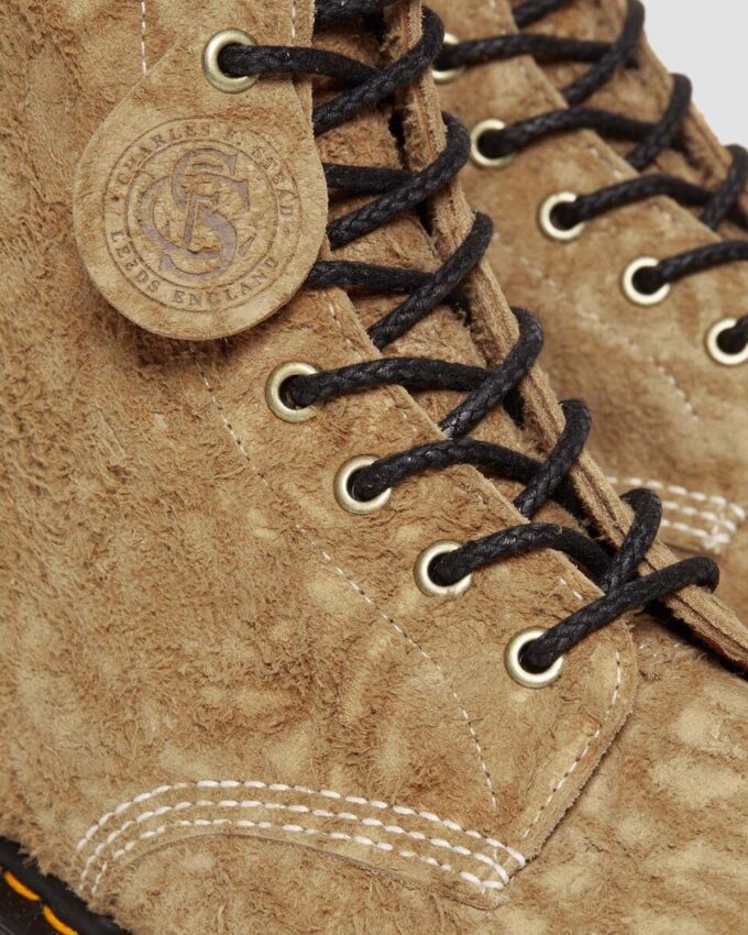 1460 Made in England Emboss Suede Schnürstiefel