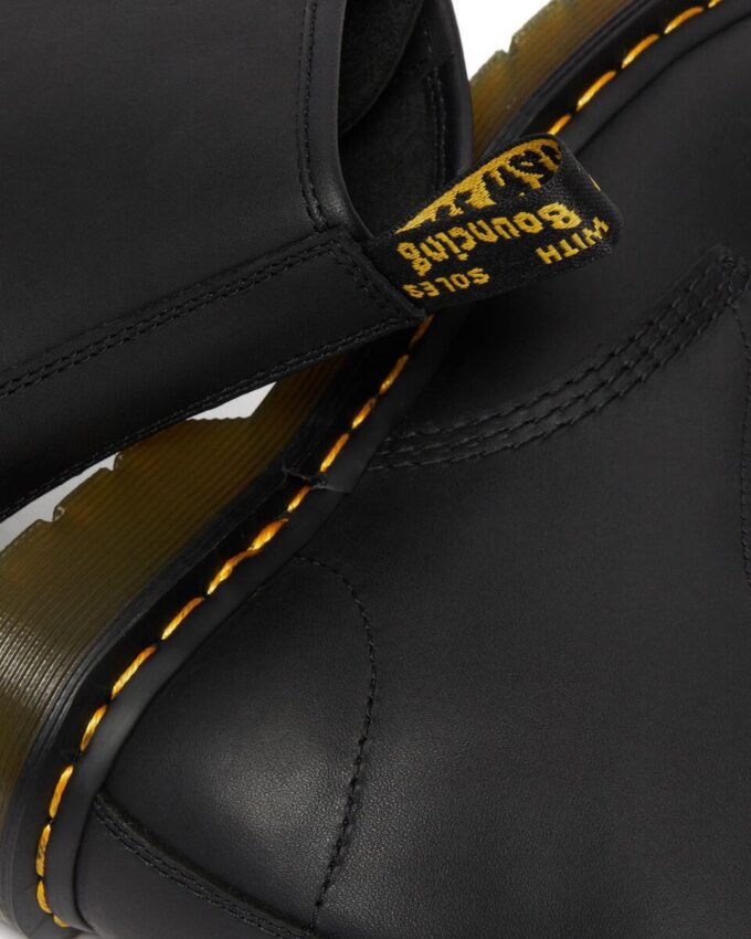 1460 Schnürstiefel aus fettigem Leder 1460 Schnürstiefel aus fettigem Leder