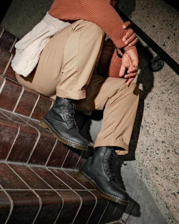 1460 Schnürstiefel aus Grizzly-Leder mit Kunstfellfutter 1460 Schnürstiefel aus Grizzly-Leder mit Kunstfellfutter