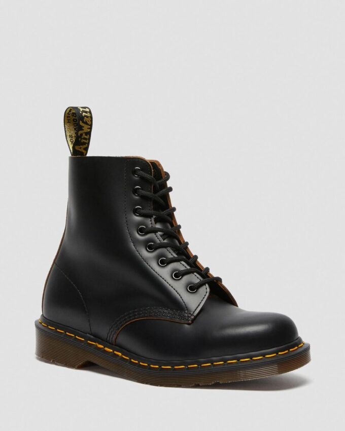 1460 Vintage Schnürstiefel aus Leder, hergestellt in England 1460 Vintage Schnürstiefel aus Leder, hergestellt in England
