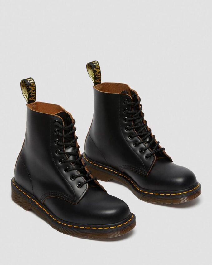 1460 Vintage Schnürstiefel aus Leder, hergestellt in England 1460 Vintage Schnürstiefel aus Leder, hergestellt in England
