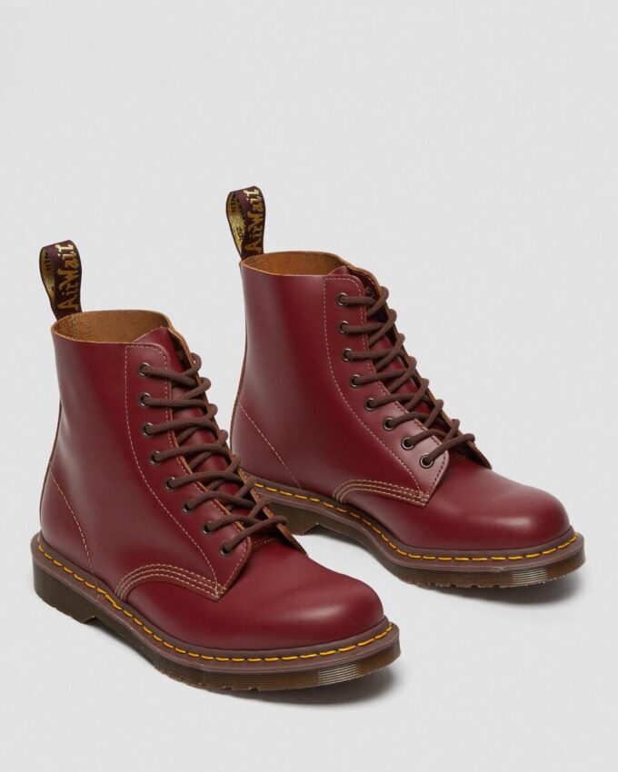 1460 Vintage Schnürstiefel aus Leder, hergestellt in England 1460 Vintage Schnürstiefel aus Leder, hergestellt in England