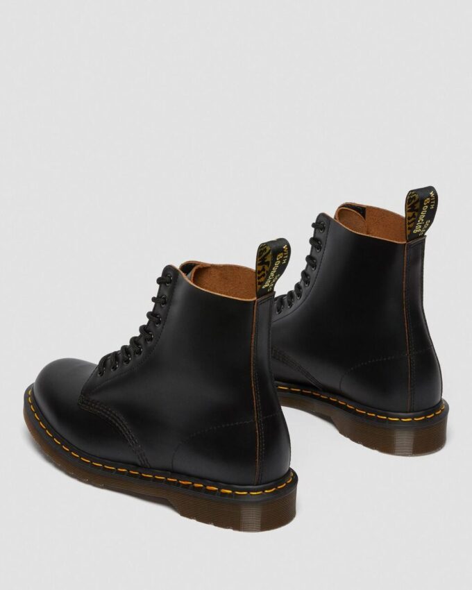 1460 Vintage Schnürstiefel aus Leder, hergestellt in England 1460 Vintage Schnürstiefel aus Leder, hergestellt in England