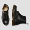 1460 Vintage Schnürstiefel aus Leder, hergestellt in England 1460 Vintage Schnürstiefel aus Leder, hergestellt in England