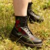 1460 Vonda Schnürstiefel aus Leder mit Blumenmuster
