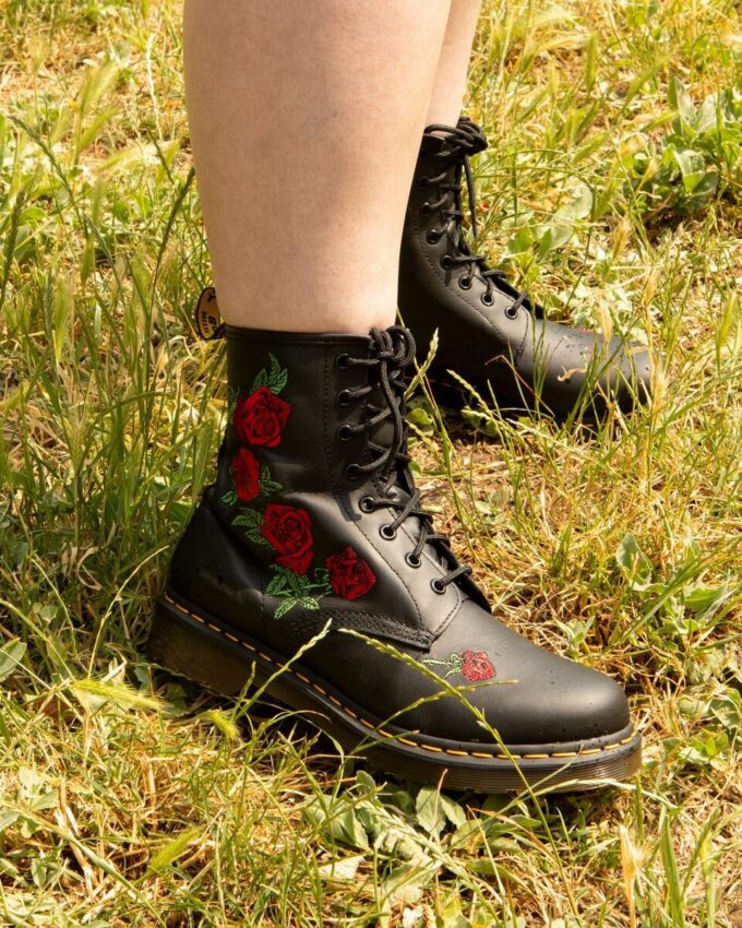 1460 Vonda Schnürstiefel aus Leder mit Blumenmuster