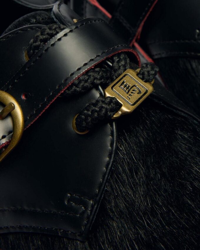 1461 YEAR OF THE HORSE Schnürschuhe aus glattem Leder mit Haar 1461 YEAR OF THE HORSE Schnürschuhe aus glattem Leder mit Haar