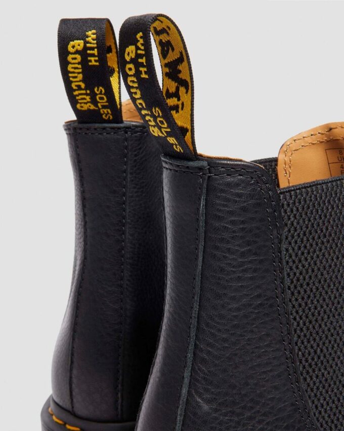 2976 Ambassador Leather Chelsea Boot