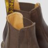 2976 Chelsea Boot aus Crazy Horse-Leder mit gelben Nähten 2976 Chelsea Boot aus Crazy Horse-Leder mit gelben Nähten