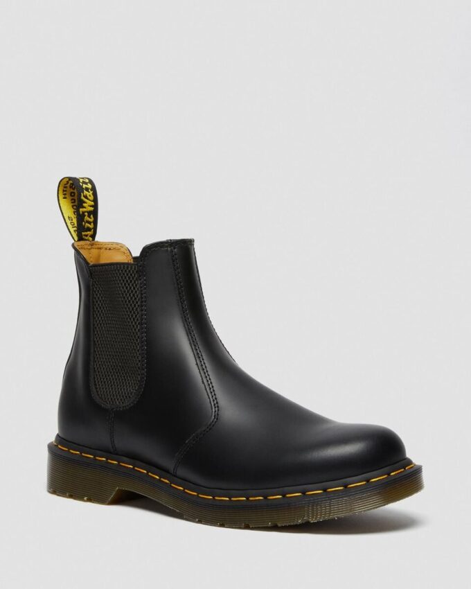2976 Chelsea Boot aus Smooth Leather mit gelben Nähten 2976 Chelsea Boot aus Smooth Leather mit gelben Nähten