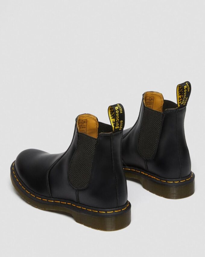2976 Chelsea Boot aus Smooth Leather mit gelben Nähten 2976 Chelsea Boot aus Smooth Leather mit gelben Nähten