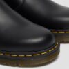 2976 Chelsea Boot aus Smooth Leather mit gelben Nähten 2976 Chelsea Boot aus Smooth Leather mit gelben Nähten