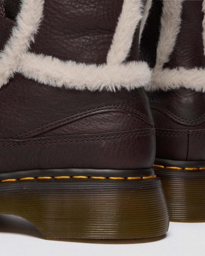 Buzz Schnürstiefel aus Grizzly-Leder mit Kunstfellfutter Buzz Schnürstiefel aus Grizzly-Leder mit Kunstfellfutter
