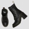 Chesney Lederstiefel mit ausgestellten Absätzen und Schnürung Chesney Lederstiefel mit ausgestellten Absätzen und Schnürung