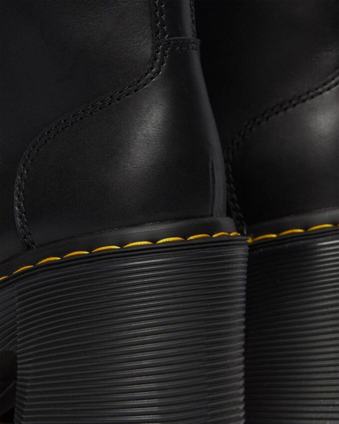 Chesney Lederstiefel mit ausgestellten Absätzen und Schnürung Chesney Lederstiefel mit ausgestellten Absätzen und Schnürung