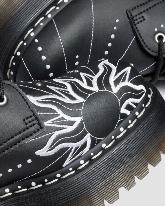 Jadon Hi SOLAR FLARE Platform-Stiefel aus recyceltem Leder Jadon Hi SOLAR FLARE Platform-Stiefel aus recyceltem Leder