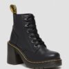 Jesy Sendal Lederstiefel mit Schnürung und ausgestelltem Absatz Jesy Sendal Lederstiefel mit Schnürung und ausgestelltem Absatz