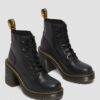 Jesy Sendal Lederstiefel mit Schnürung und ausgestelltem Absatz Jesy Sendal Lederstiefel mit Schnürung und ausgestelltem Absatz