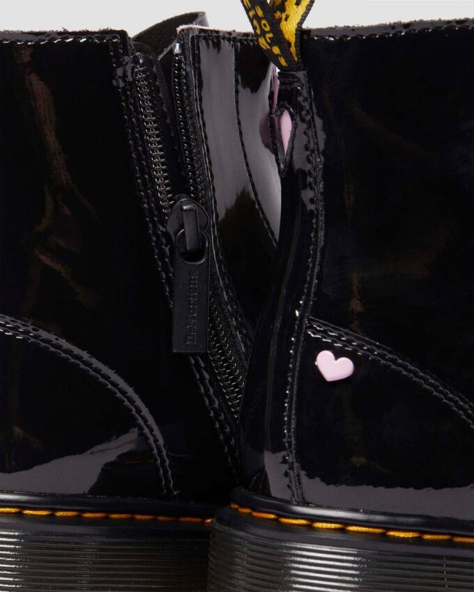 Junior Heart Nappa Patent Leather Stiefel zum Hineinschlüpfen Junior Heart Nappa Patent Leather Stiefel zum Hineinschlüpfen