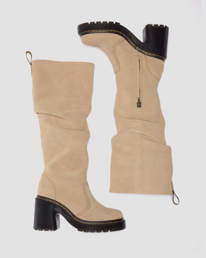 KASEY Kniehohe Stiefel aus Wildleder mit Absatz KASEY Kniehohe Stiefel aus Wildleder mit Absatz