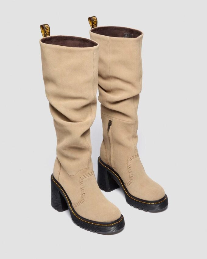KASEY Kniehohe Stiefel aus Wildleder mit Absatz KASEY Kniehohe Stiefel aus Wildleder mit Absatz