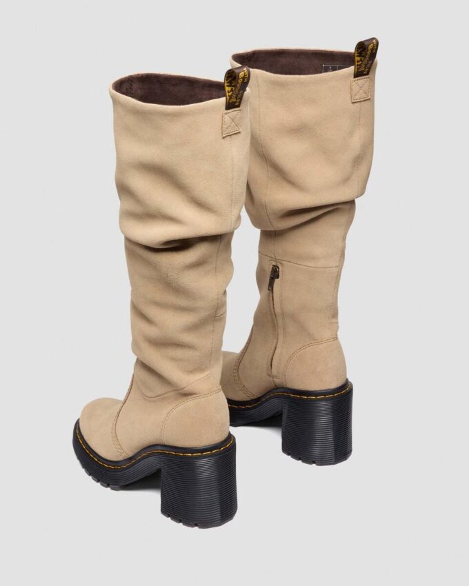KASEY Kniehohe Stiefel aus Wildleder mit Absatz KASEY Kniehohe Stiefel aus Wildleder mit Absatz