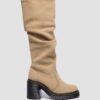 KASEY Kniehohe Stiefel aus Wildleder mit Absatz KASEY Kniehohe Stiefel aus Wildleder mit Absatz