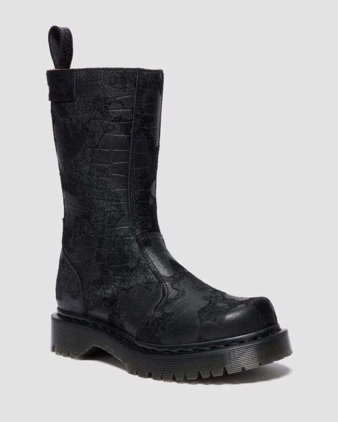 REJENA Stiefel aus Leder mit Krokodilprägung REJENA Stiefel aus Leder mit Krokodilprägung