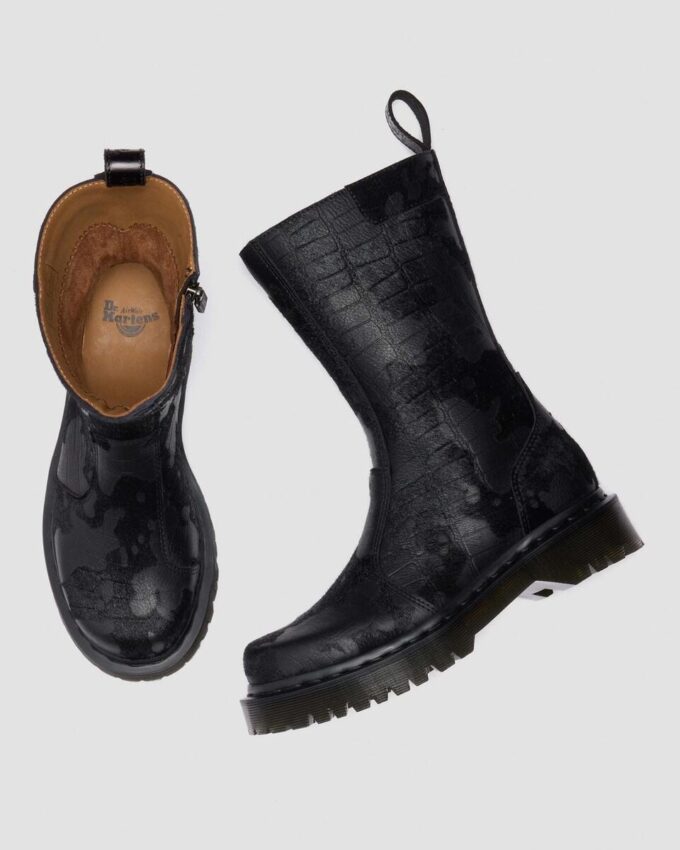 REJENA Stiefel aus Leder mit Krokodilprägung REJENA Stiefel aus Leder mit Krokodilprägung