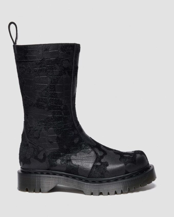 REJENA Stiefel aus Leder mit Krokodilprägung REJENA Stiefel aus Leder mit Krokodilprägung