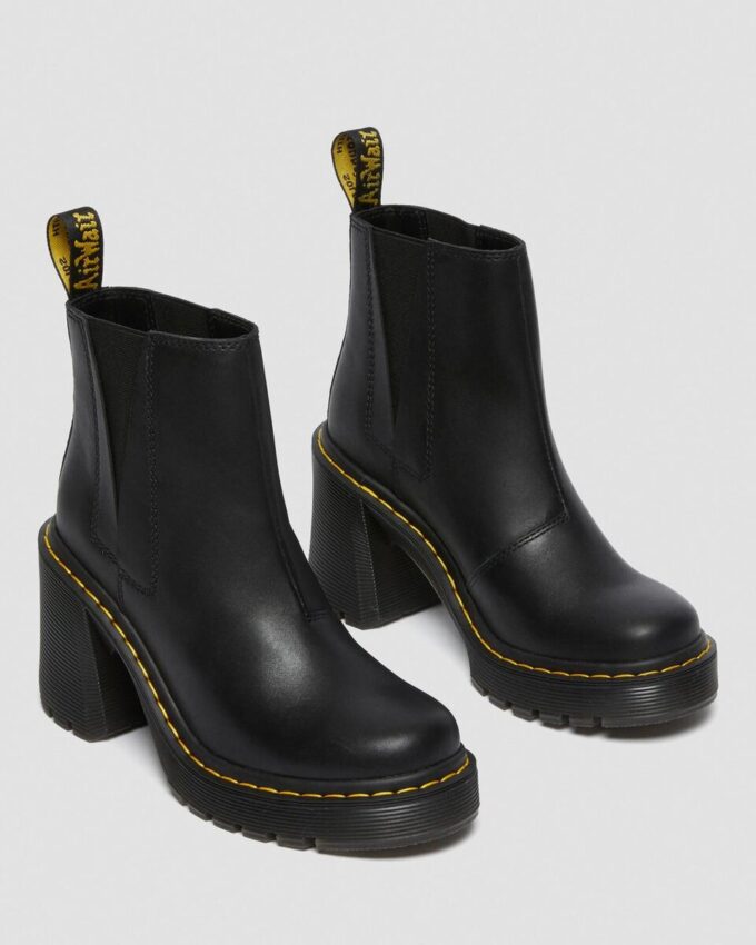 SPENCE Chelsea-Stiefel aus Leder mit ausgestellten Absätzen SPENCE Chelsea-Stiefel aus Leder mit ausgestellten Absätzen