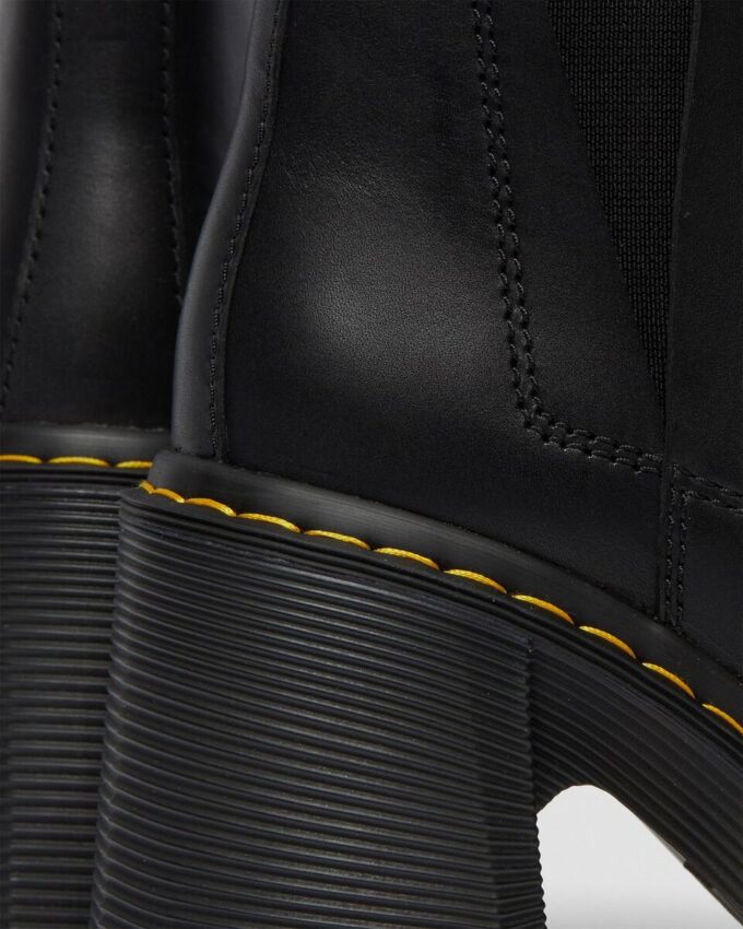SPENCE Chelsea-Stiefel aus Leder mit ausgestellten Absätzen SPENCE Chelsea-Stiefel aus Leder mit ausgestellten Absätzen